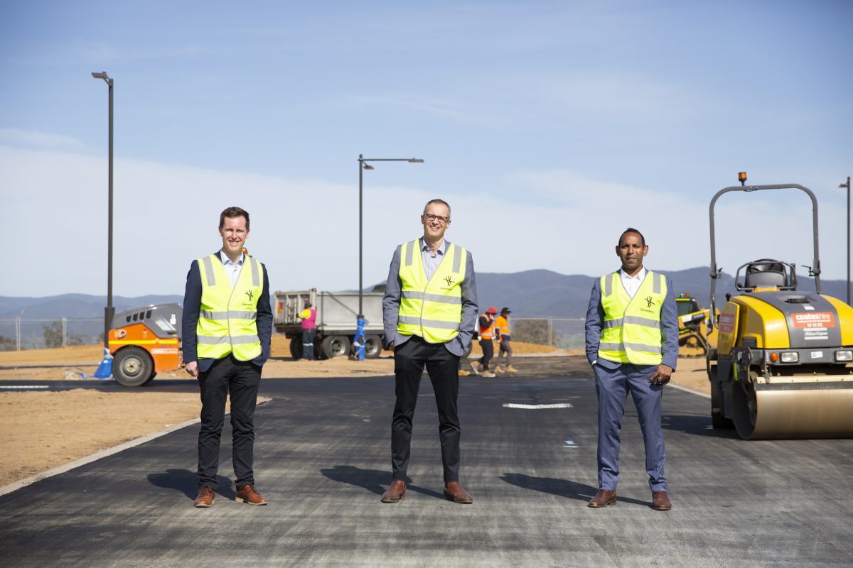 From plastic bags to streets – Ginninderry spearheads adoption of recycled asphalt in Strathnairn, with 4,200 tonnes planned.